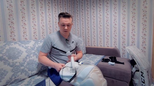 Хоккейные щитки. Сравнение CCM Vs Bauer. Хоккейная форма.