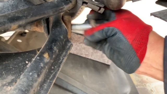 Замена передних рычагов Smart ForTwo. Как заменить рычаги Смарт 451?