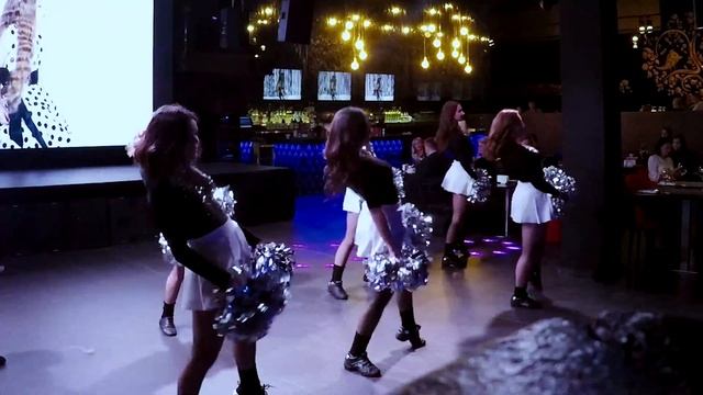 Группа поддержки Red Fox Cheer  Show Dance