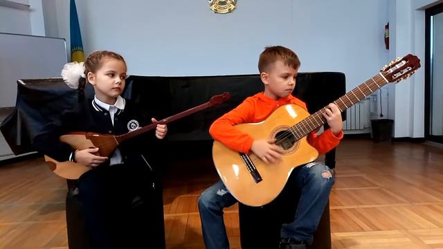Розовая пантера на гитаре и домбре ДУЭТ!