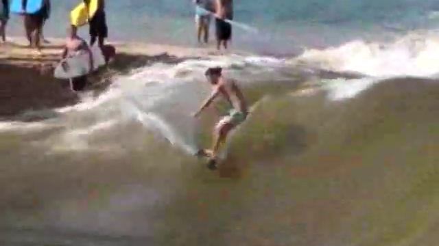 Отсутствие волн серферам не помеха или как сделать волны самому