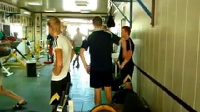 Тренировка в тренажерном зале