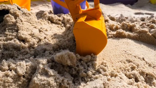 Смешные видео с куклами  Беби Бон катается с горки!  Онлайн игры для детей дочки матери
