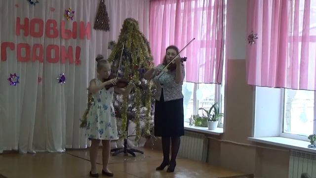 Затихло все...играет скрипка