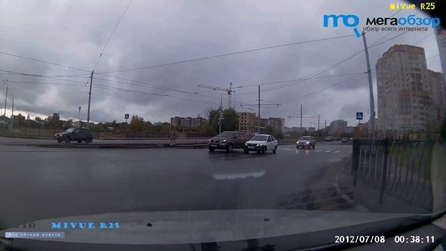 Обзор Mio MiVue R25. Видеорегистратор зеркало