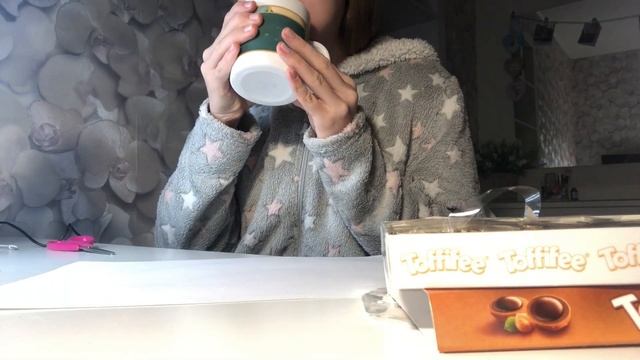 Делаю  МАНИКЮР сама себе!?