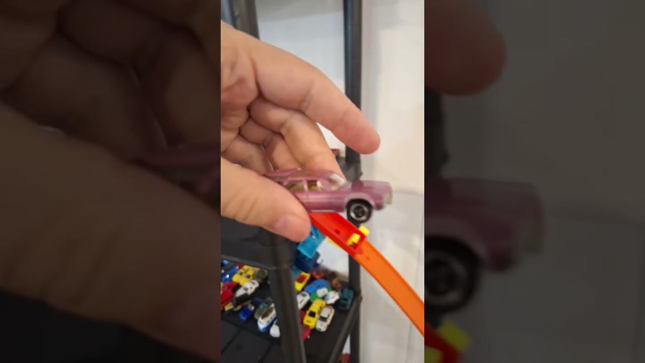 Американский Универсал порвет ли Ягуар?