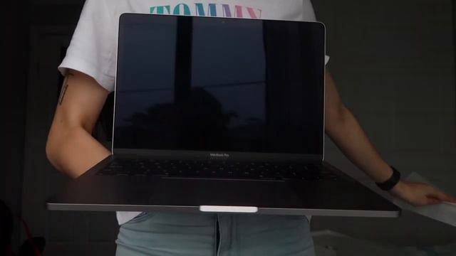 Unboxing My New Apple MacBook Pro 13 Inch With Touch Bar 2019 || New Uni Laptop