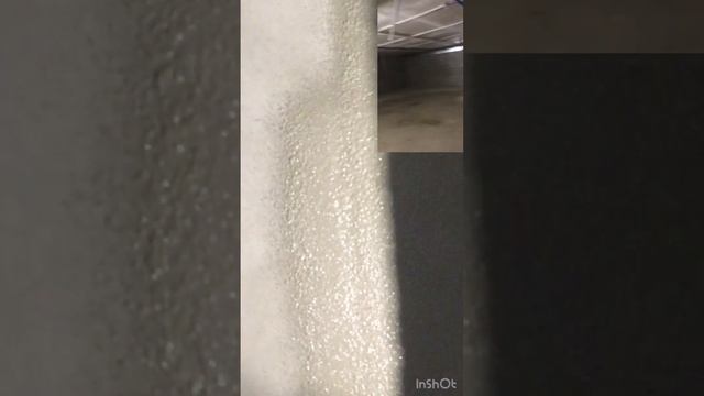 Без маячка ! Выполнили по монолиту  цементно гипсовую шпаклёвку идеально ровно !