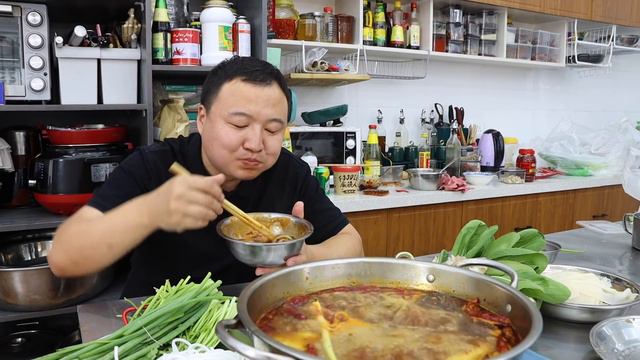 阿强花100元买4斤毛肚，做顿毛肚涮锅，鲜香筋道，蘸麻酱吃太爽了【cram阿强】