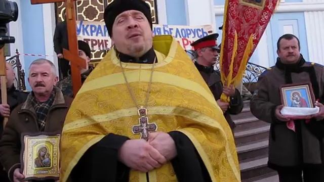 ПОКРОВ ПРЕСВЯТОЙ БОГОРОДИЦЫ ВО ВРЕМЯ МОЛЕБНА ПОСЛЕ КРЕСТНОГО ХОДА В ЛУГАНСКЕ 12.01.14 г..mp4