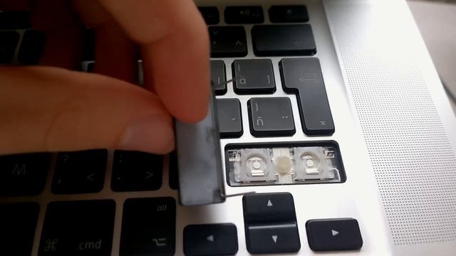 Ako Vyčistiť Klávesnicu A Pokaziť Si MacBook