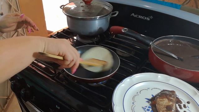 Enfrijoladas Con Chorizo Y Queso De Hebra