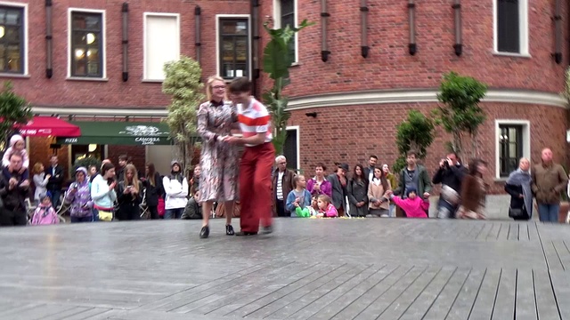 ЛИНДИ-ХОП. ВАЛЕНТИН ЭКЗАРХО И ДАША БЕЛОКУРОВА. СПб.