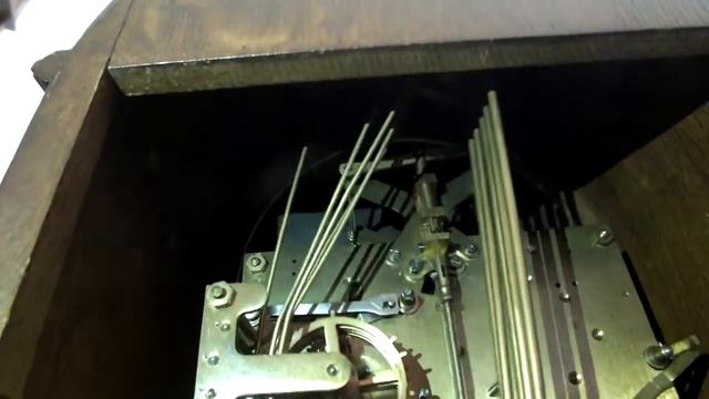 Каминные часы с четвертным боем Junghans 38 см