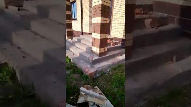 Закончили монтаж термопанелей на цоколь.