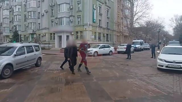 В Керчи поймали еще троих курьеров, забиравших деньги у пенсионеров для телефонных аферистов