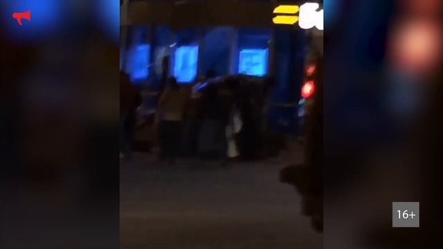 В центре Владивостока Lexus сделал несколько кувырков