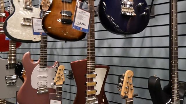 Сколько нужно денег на новую электрогитару? Смотрим цены на новые гитары в Канаде.