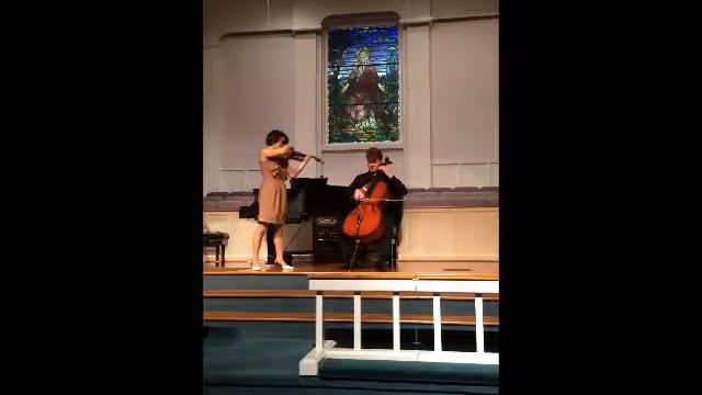 Дмитрий Волков (виолончель) и Катарина Канг (скрипка)