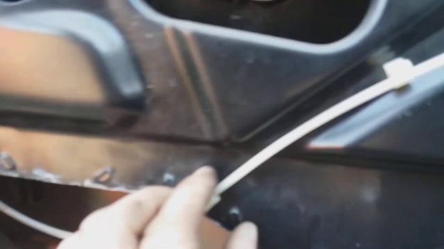 Ремонт дверей: снятие обшивки и замена ручек