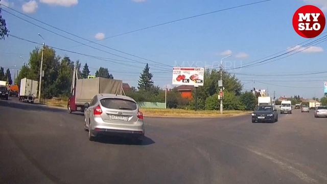 «Накажи автохама»: угадаете, кто пролетел перекресток на красный?