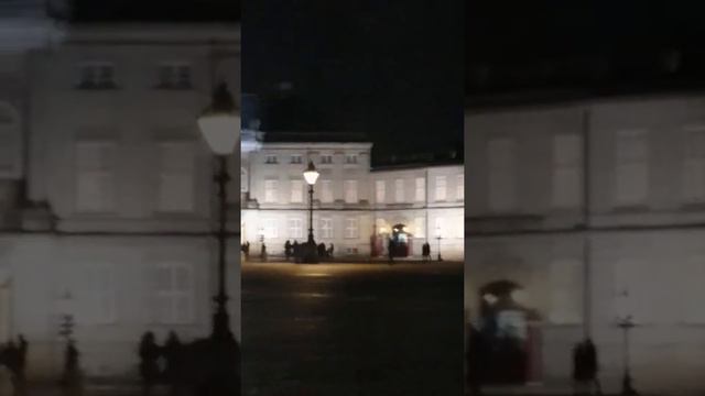 Это Копенгаген, детка! Охрана королевы Дании.