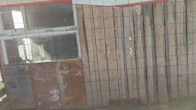 Чуть залил пол в новом свинарнике.