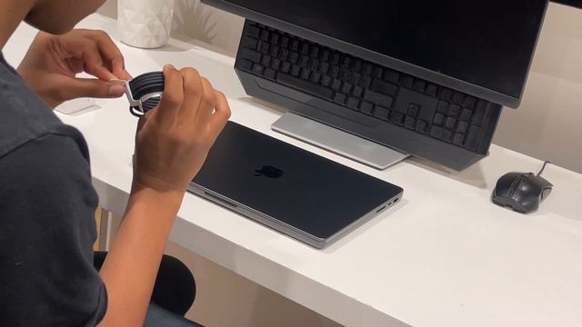 M3 Space Black MacBook Pro Unboxing