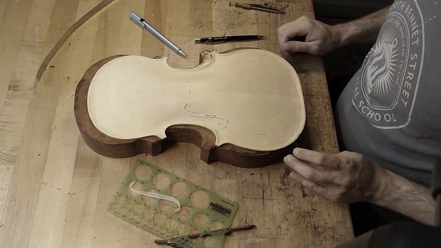 Violin Ff-holes Laid Out Geometrically