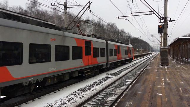 Электропоезд Ласточка ЭС1-015