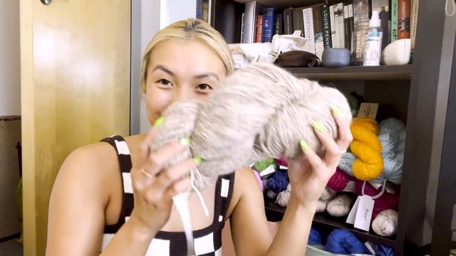 Yarn stash tour!  deciding which yarns to keep  before I move cross country  knitting vlog ep. 11