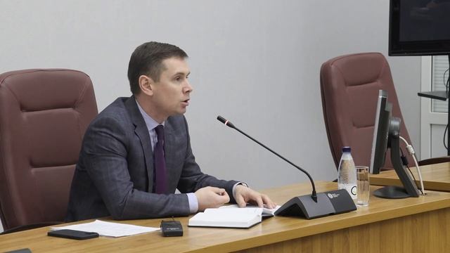Глава Северодвинска Игорь Арсентьев отчитывает чиновников, отвественных за ЖКХ