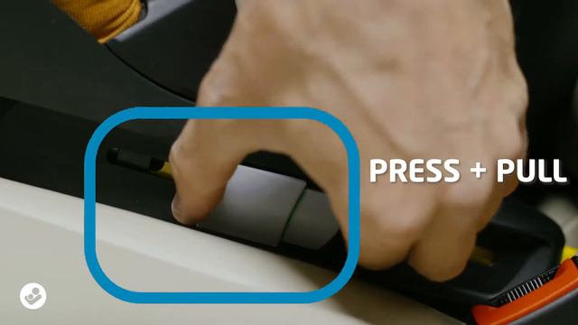Maxi-Cosi Kore i-Size  снятие автокресла