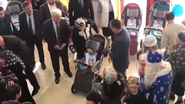 Глава Евкуров на празднике