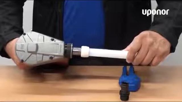Монтаж фитингов Uponor QE с помощью расширительного инструмента Milwaukee M18