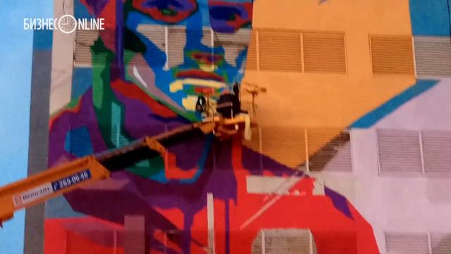 Встречаем Россию граффити:10-метровый  Камболов появился в Казани