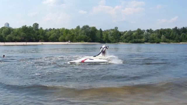 Презентация реактивного ранца JetLev на Гидропарке