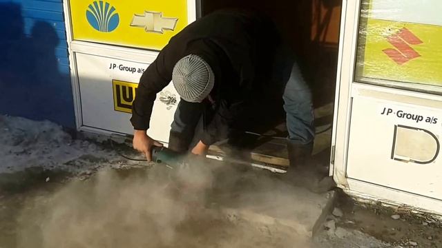 Менеджер среднего звена-3