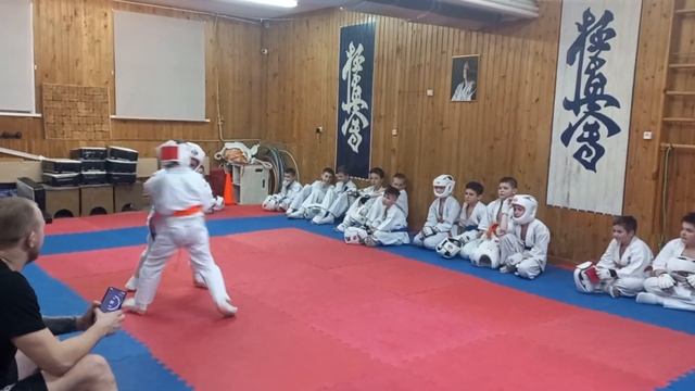 Тренировочный бой 8-9 лет. (категория А). Виктор Vs Тимофей.