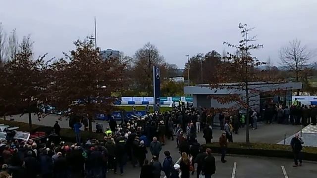 Stars And Cars Mercedes Benz Petronas 29.11.14 - Classic Cars