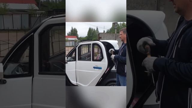 Электроскутер TRISCOOTER REDANT. Трехколёсный скутер с кабиной для доставки 8(800)7774097