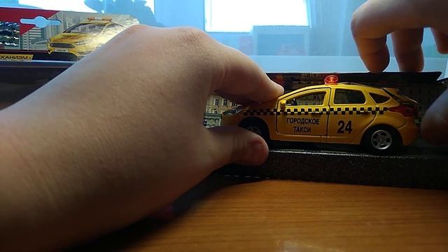 Технопарк Ford Focus такси обновка 1 игрушки