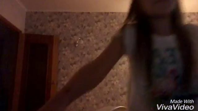 Я прячусь в шкафу когда мне страшно?!:3