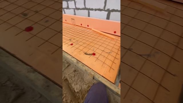 Утеплили отмостку