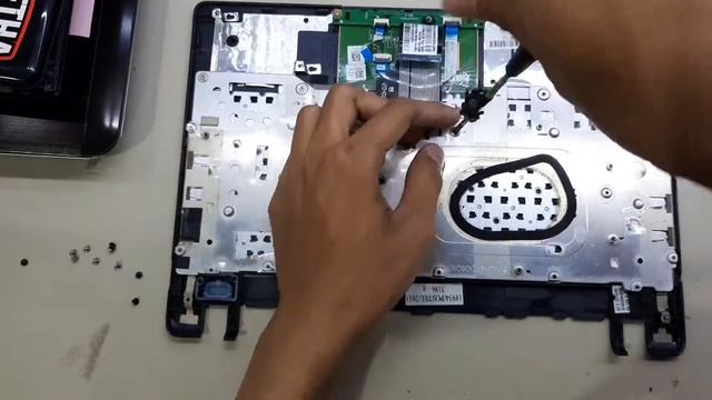 Cara Mengganti Keyboard Acer Aspire One 725