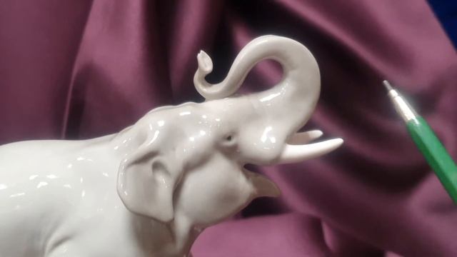 Слон / цвет дымчатый /  ЛФЗ  СССР . .