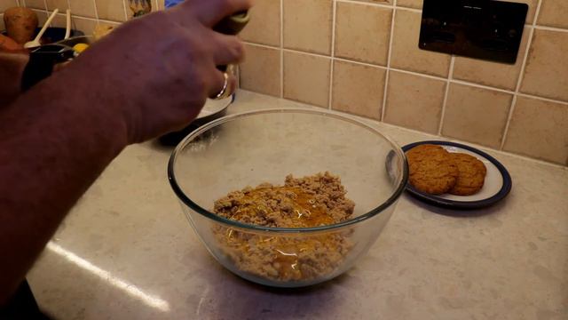 How To Make Great Ginger, Cinnamon And Golden Syrup Cookies
