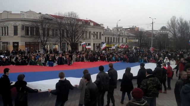 Украина. Крым. Гиганский Флаг России. Симферополь. 01.03.2014