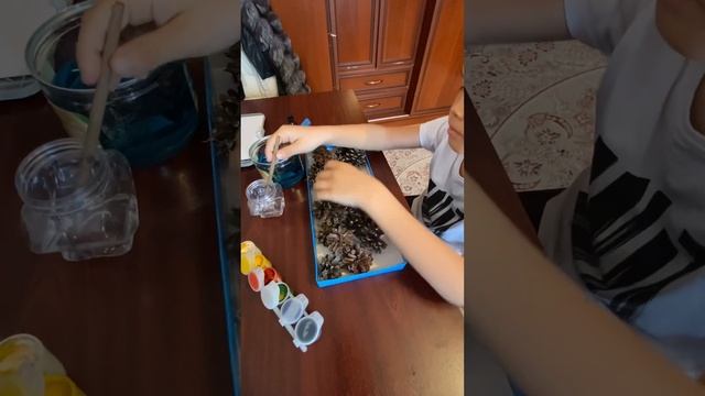 Цветы из шишек своими руками